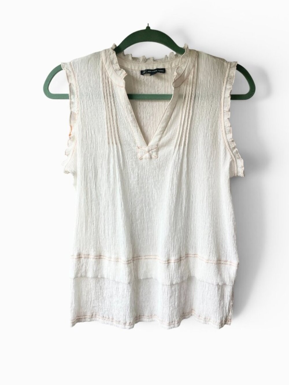 Adrianna Papell White Textured Sleeveless V-Neck Tank with Ruffle Trim Size S